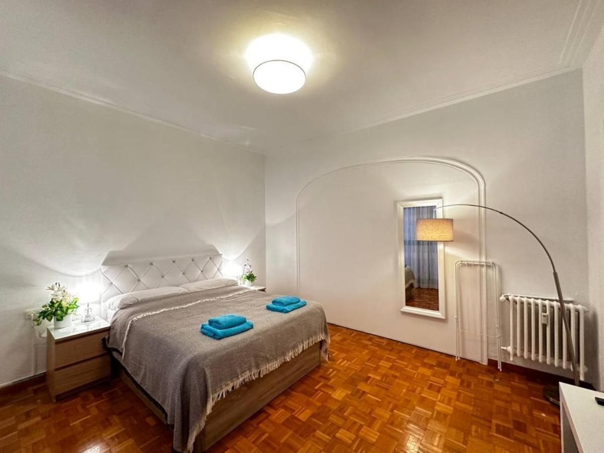 Rooms Nuevo Roger Barcelona Rum bild